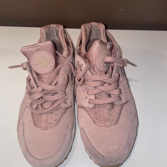 blush suede nike huarache - Picture 4 of 5